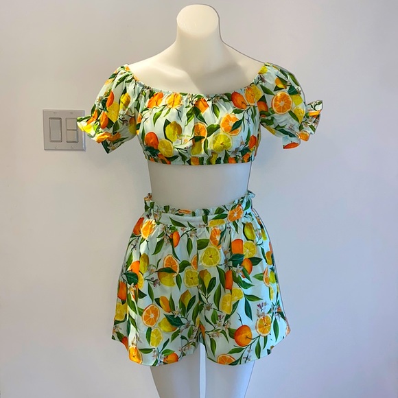 SHEIN Pants - NWOT Citrus & Floral Crop Top With High Waisted Shorts Summer Set